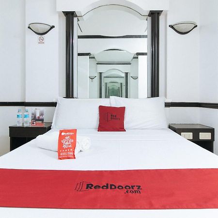 Reddoorz At Plus Villa Gloria Тагуиг Екстериор снимка