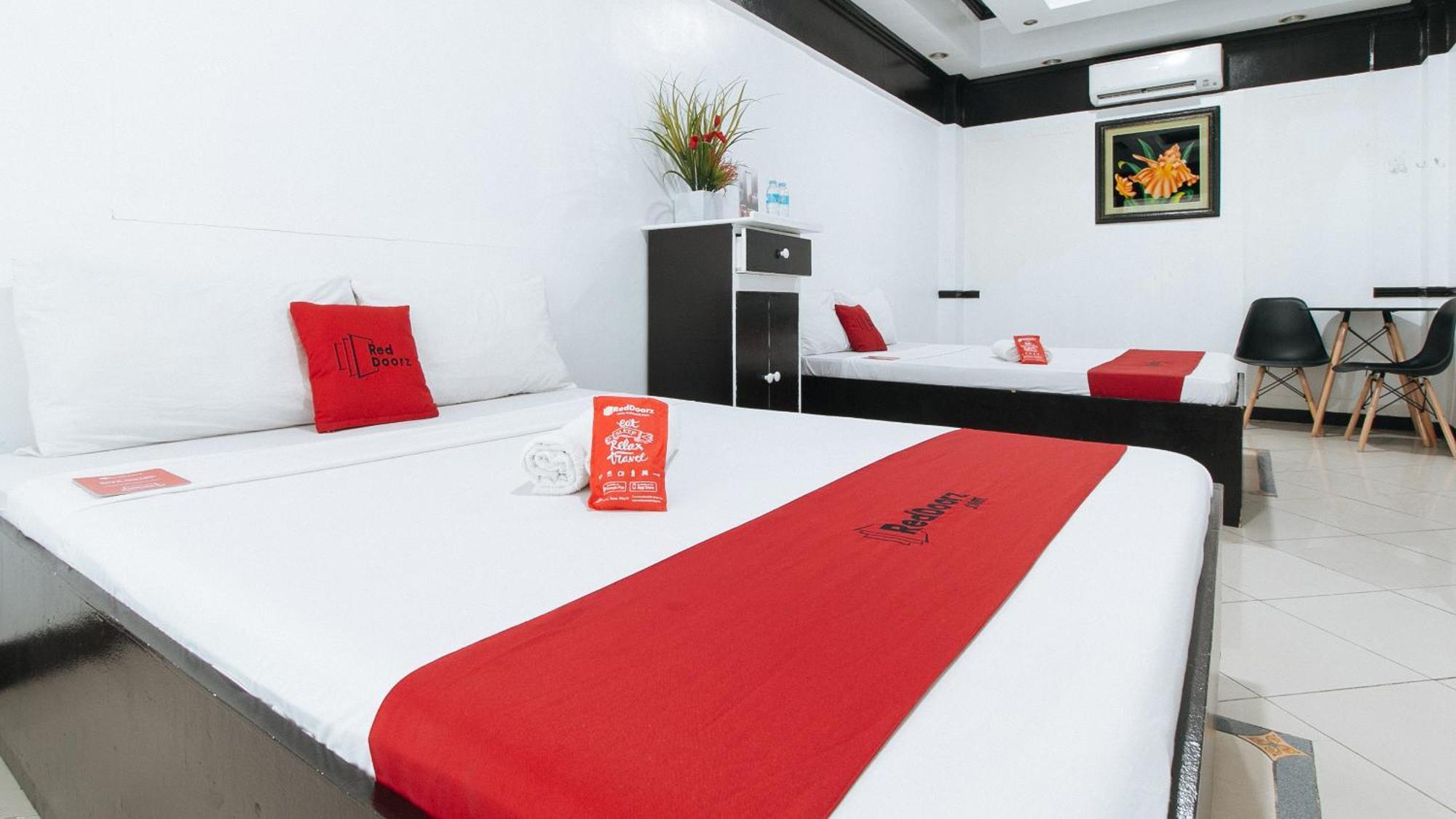 Reddoorz At Plus Villa Gloria Тагуиг Екстериор снимка