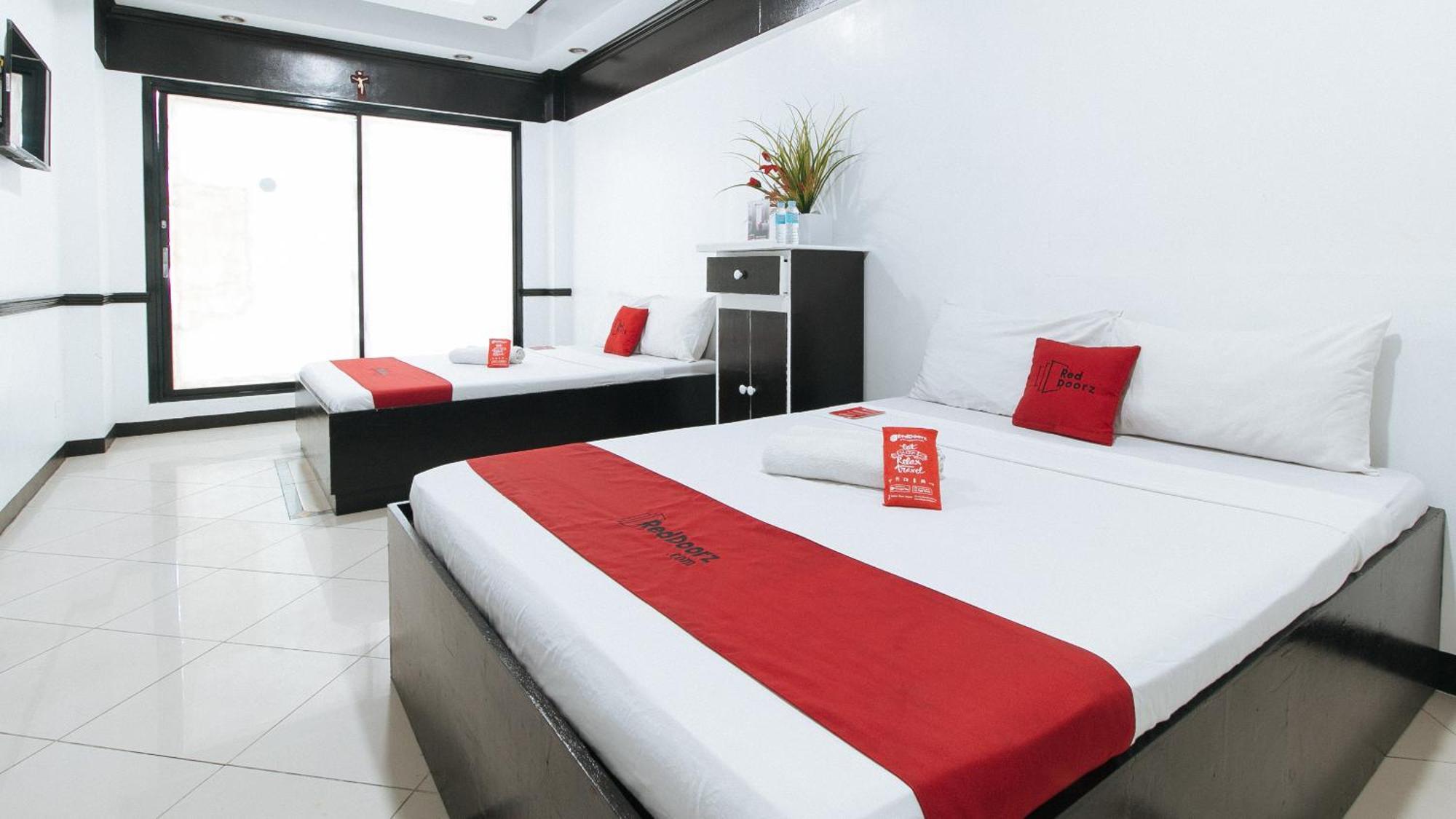Reddoorz At Plus Villa Gloria Тагуиг Екстериор снимка