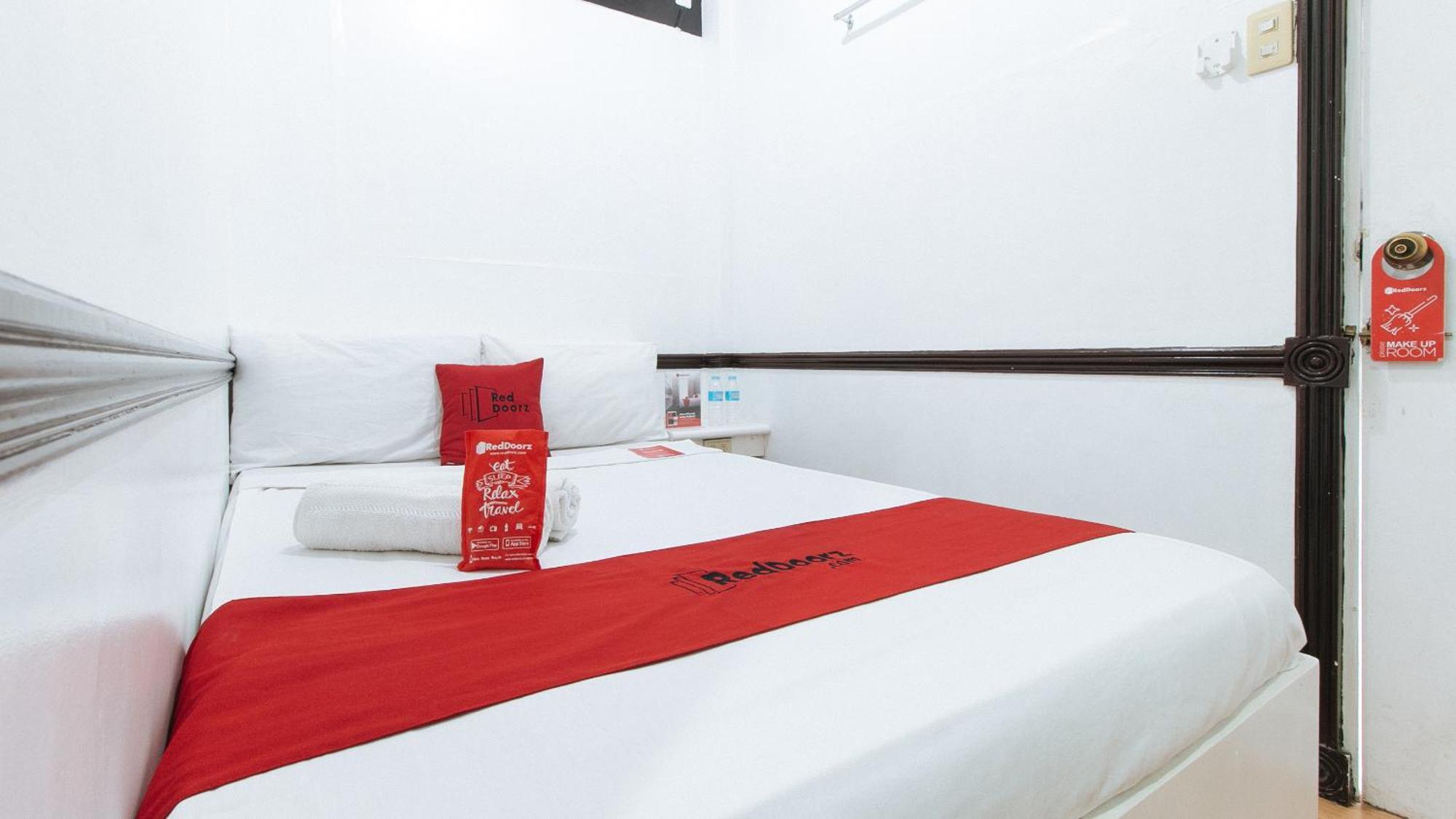 Reddoorz At Plus Villa Gloria Тагуиг Екстериор снимка