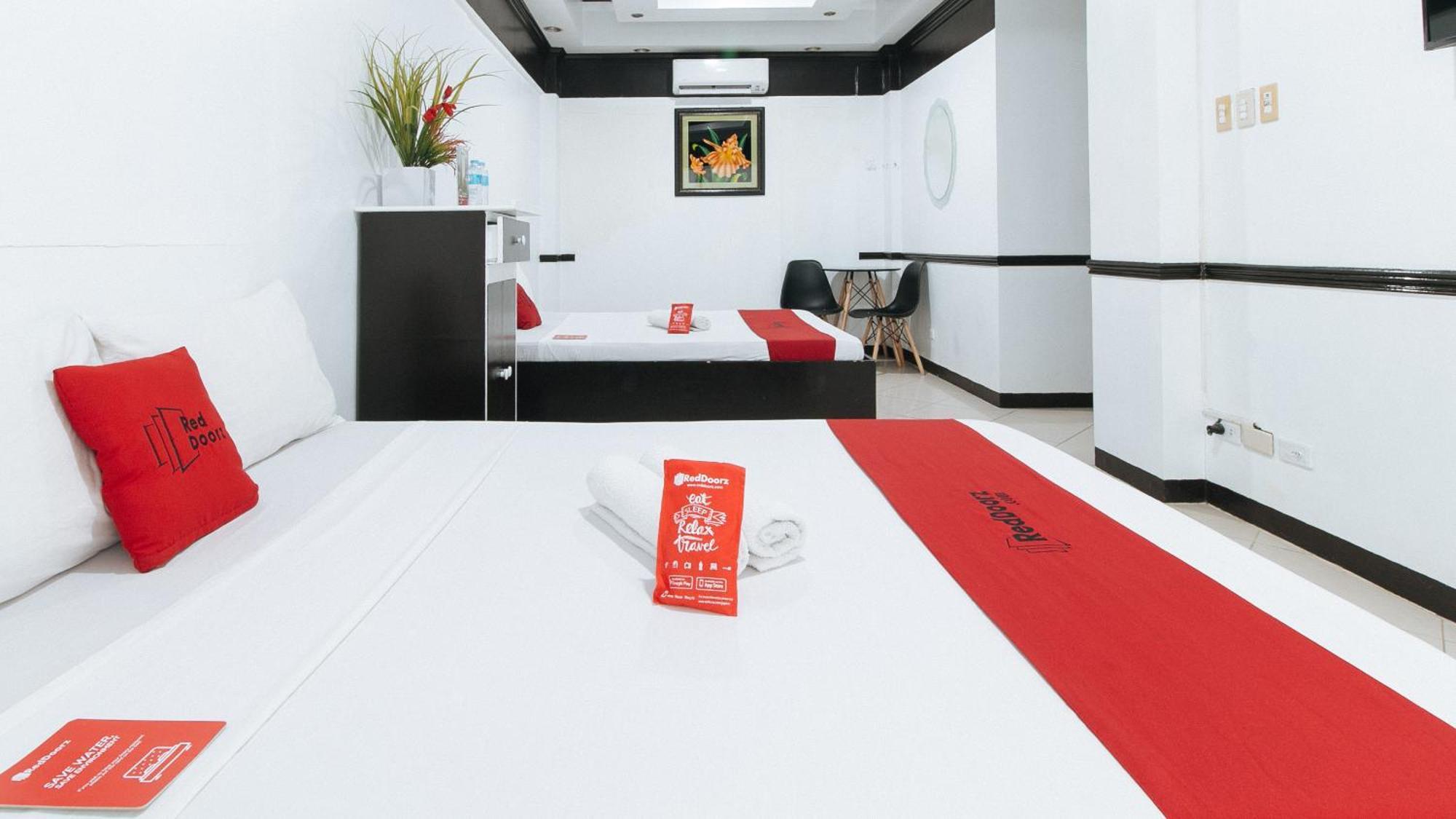 Reddoorz At Plus Villa Gloria Тагуиг Екстериор снимка