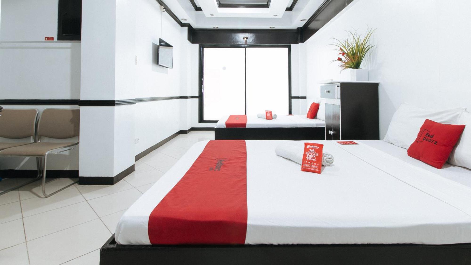 Reddoorz At Plus Villa Gloria Тагуиг Екстериор снимка